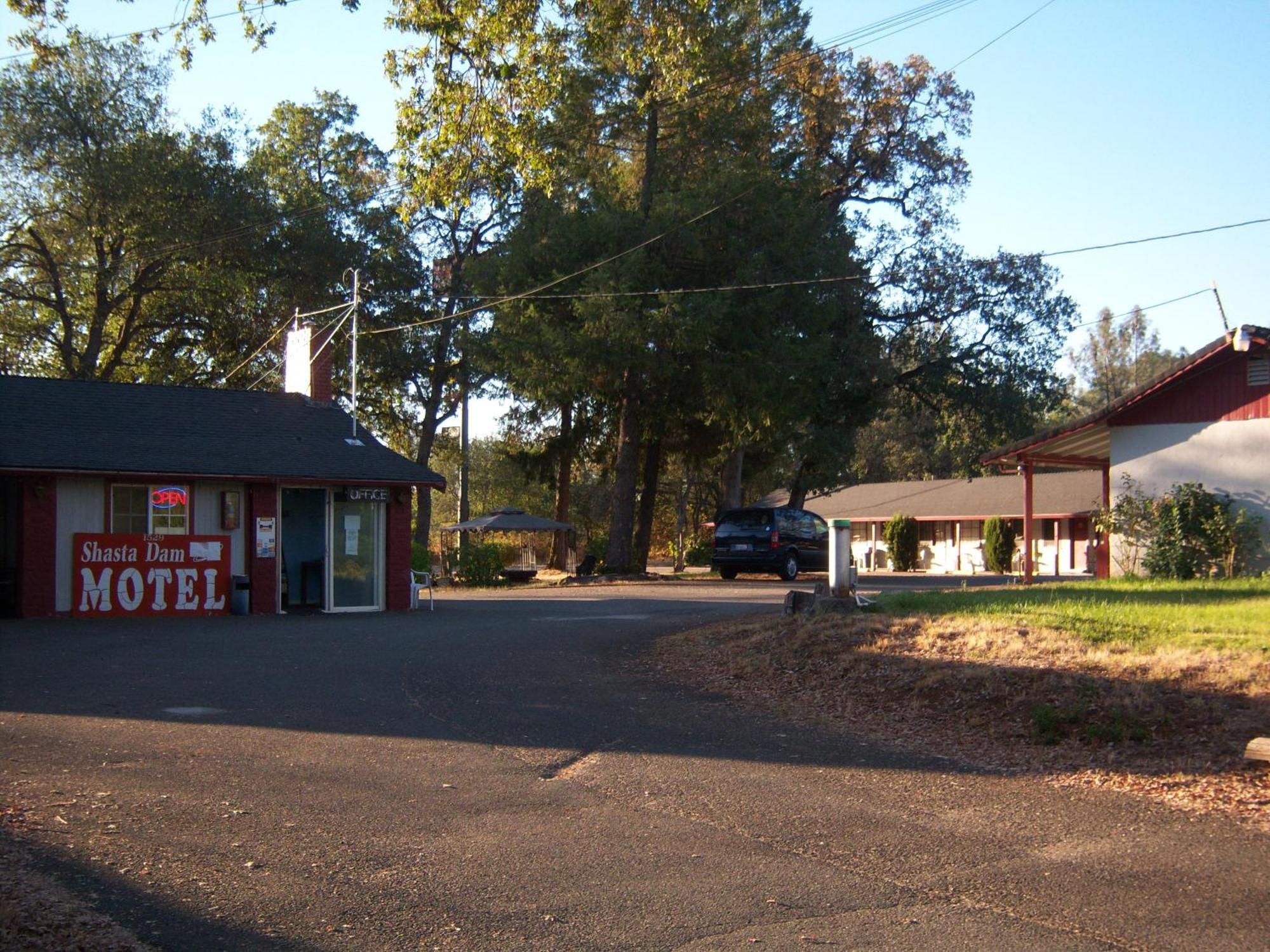 Shasta Dam Motel シャスタ・レイク エクステリア 写真