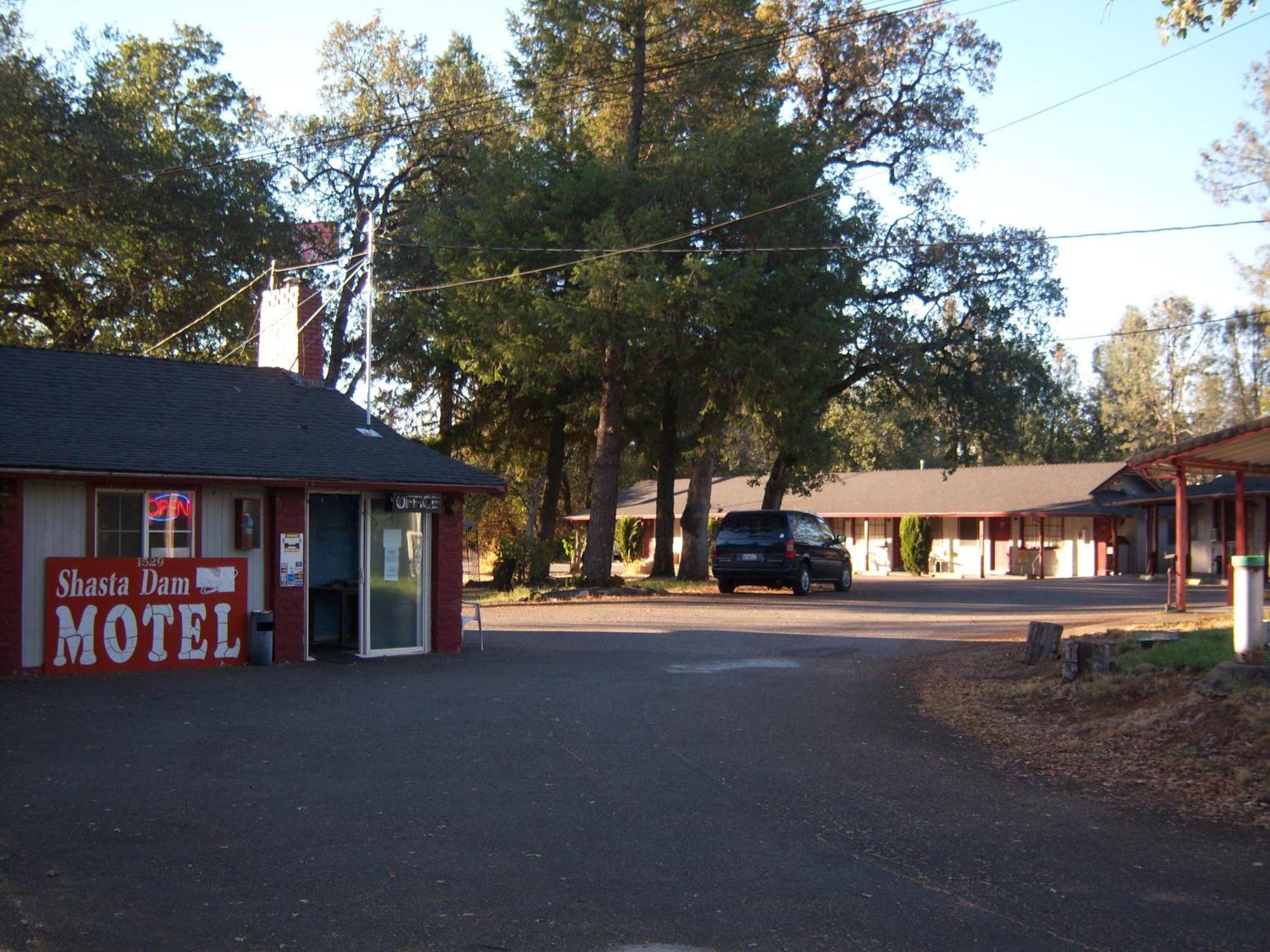 Shasta Dam Motel シャスタ・レイク エクステリア 写真