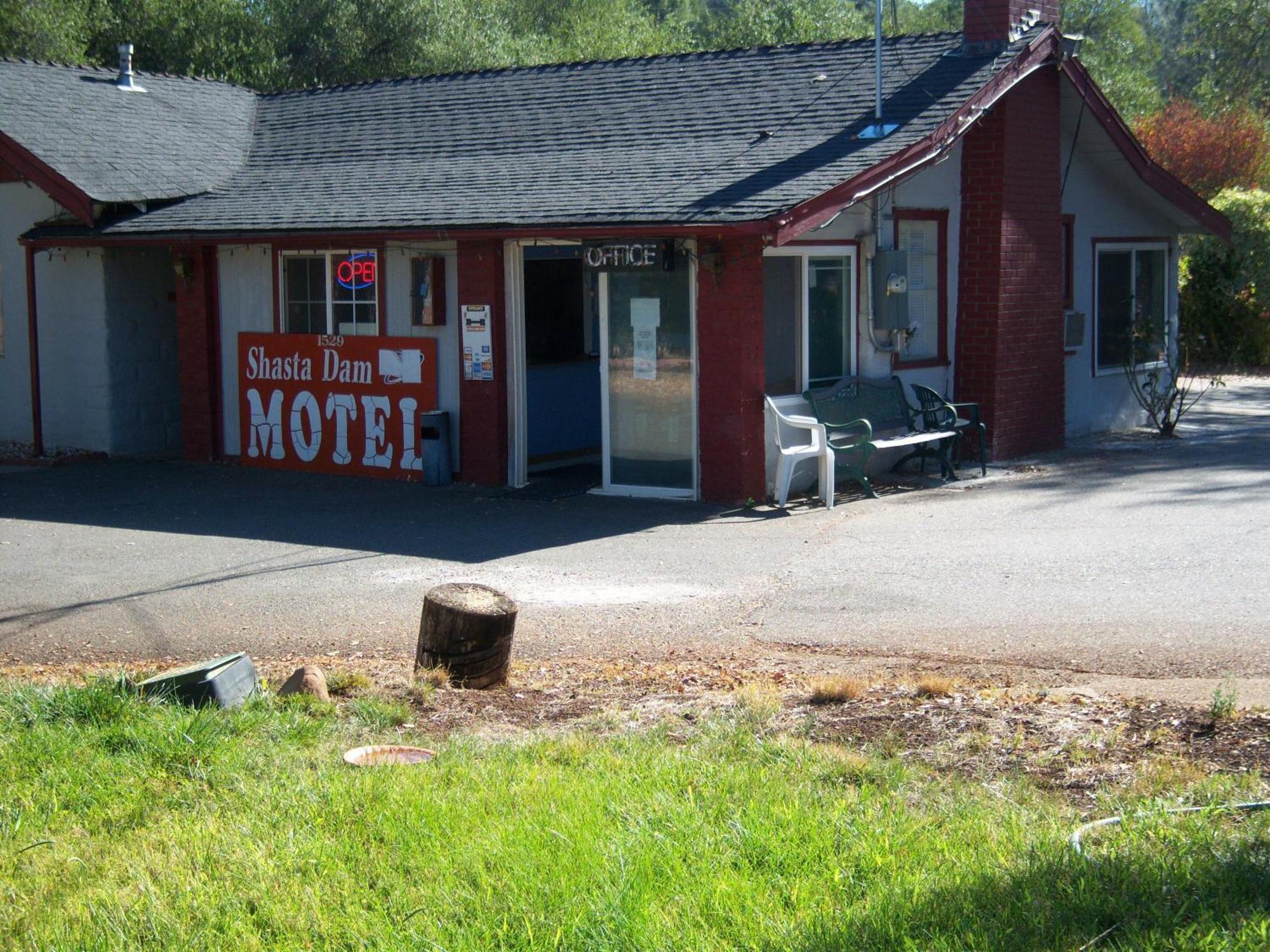 Shasta Dam Motel シャスタ・レイク エクステリア 写真
